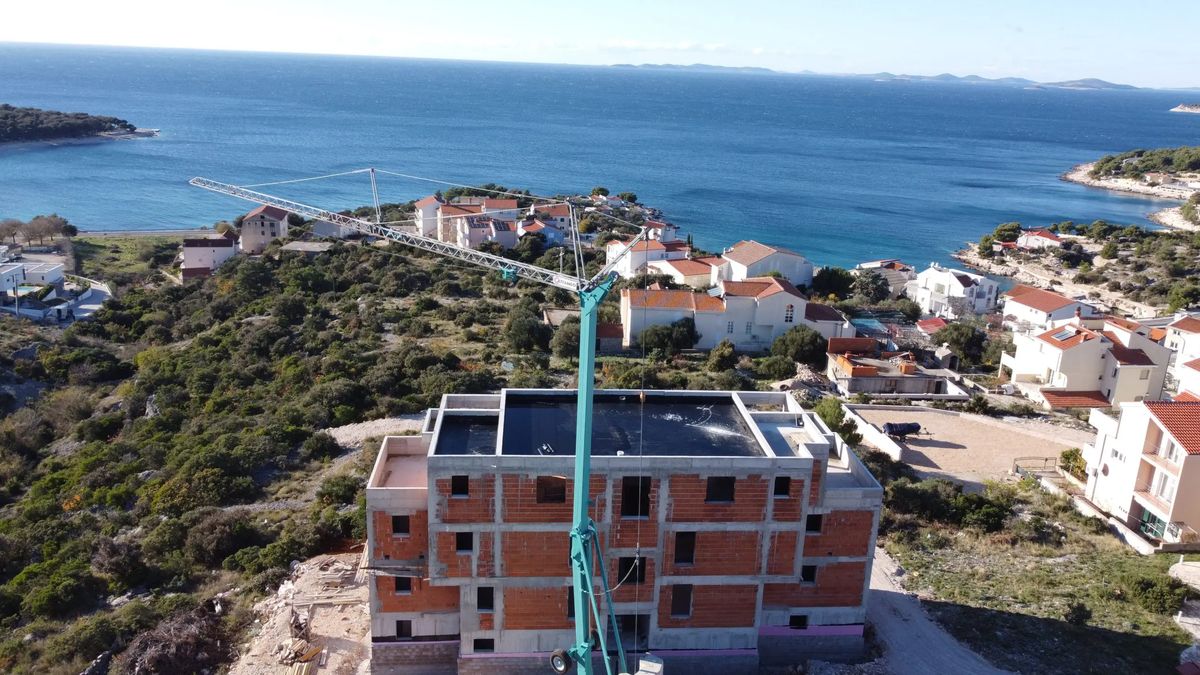 Makarska, Dwupokojowy apartament z garażem w zachodniej części miasta - 290 500 EUR