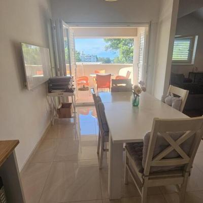 komforan-penthouse-apartman-u-blizini-plaze-i-centra1