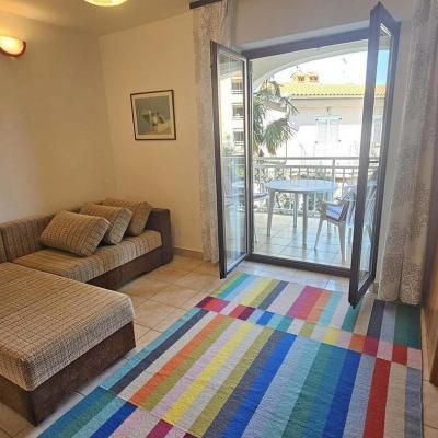 apartman-na-atraktivnoj-lokaciji-samo-30-m-do-plaze10