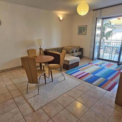 apartman-na-atraktivnoj-lokaciji-samo-30-m-do-plaze11