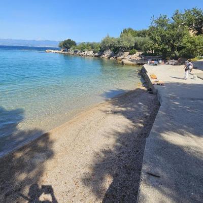 apartman-na-atraktivnoj-lokaciji-samo-30-m-do-plaze27