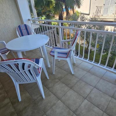 apartman-na-atraktivnoj-lokaciji-samo-30-m-do-plaze6