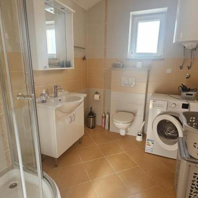 apartman-s-pogledom-na-more-na-mirnoj-lokaciji19