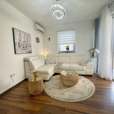 namjesteni-apartman-u-blizini-plaze5